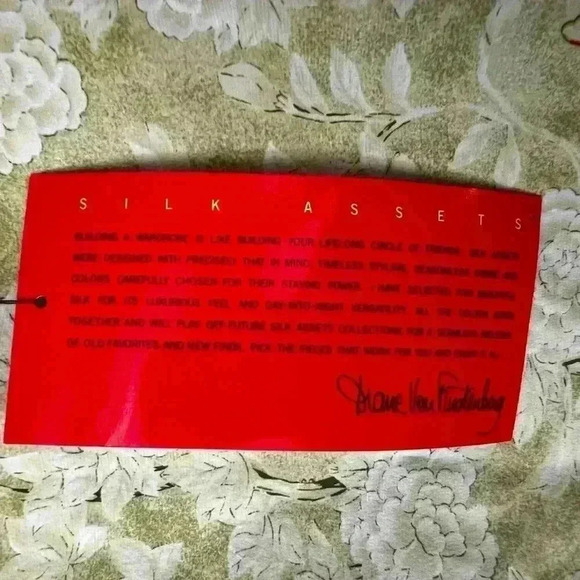 NWT Diane Von Furstenberg Silk Assets 100% Silk Ruffled Top Blouse Size 1X - Picture 6 of 7